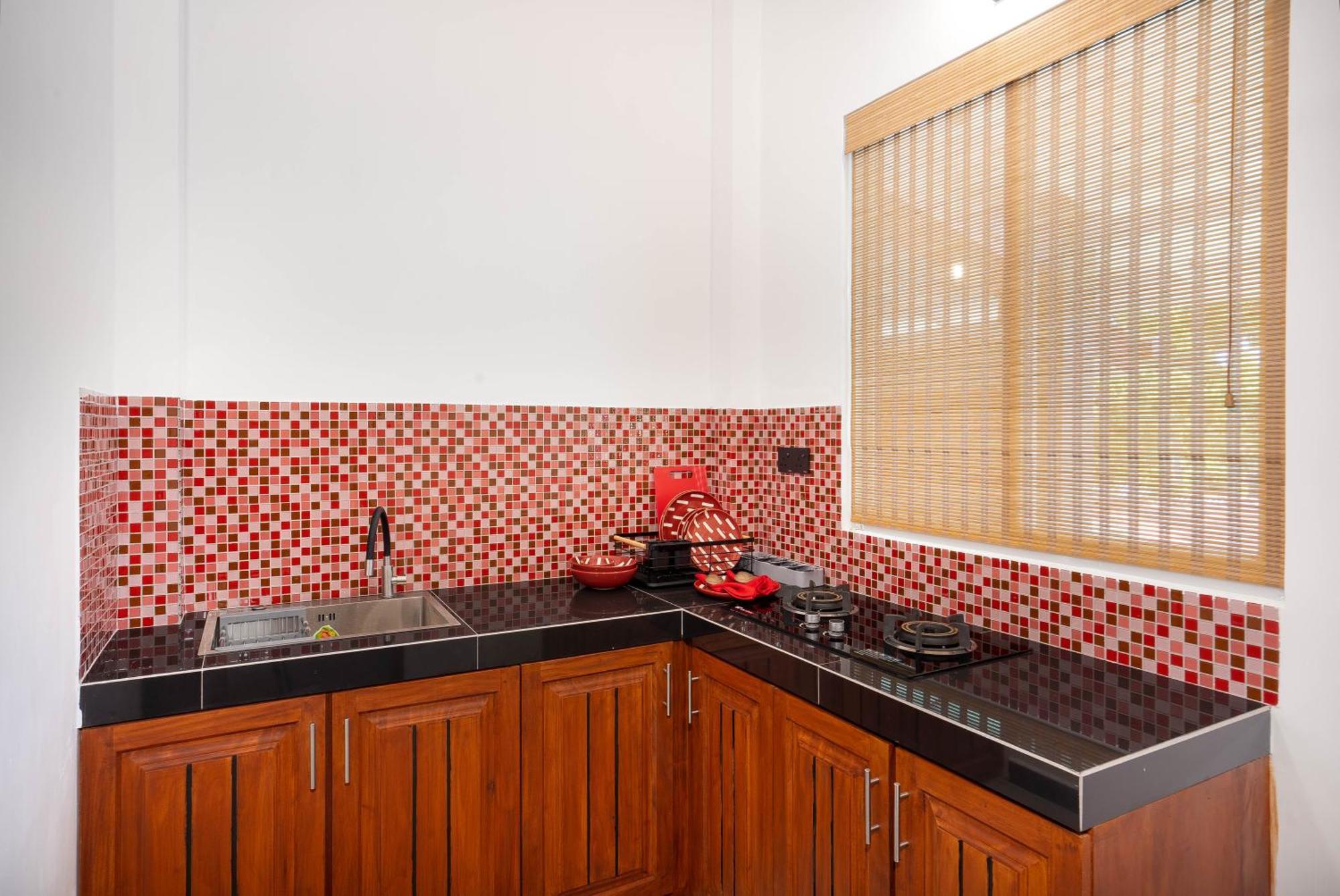Hasthri Boutique Red Chalet In Ahangama With Pool Near Beach Exterior photo