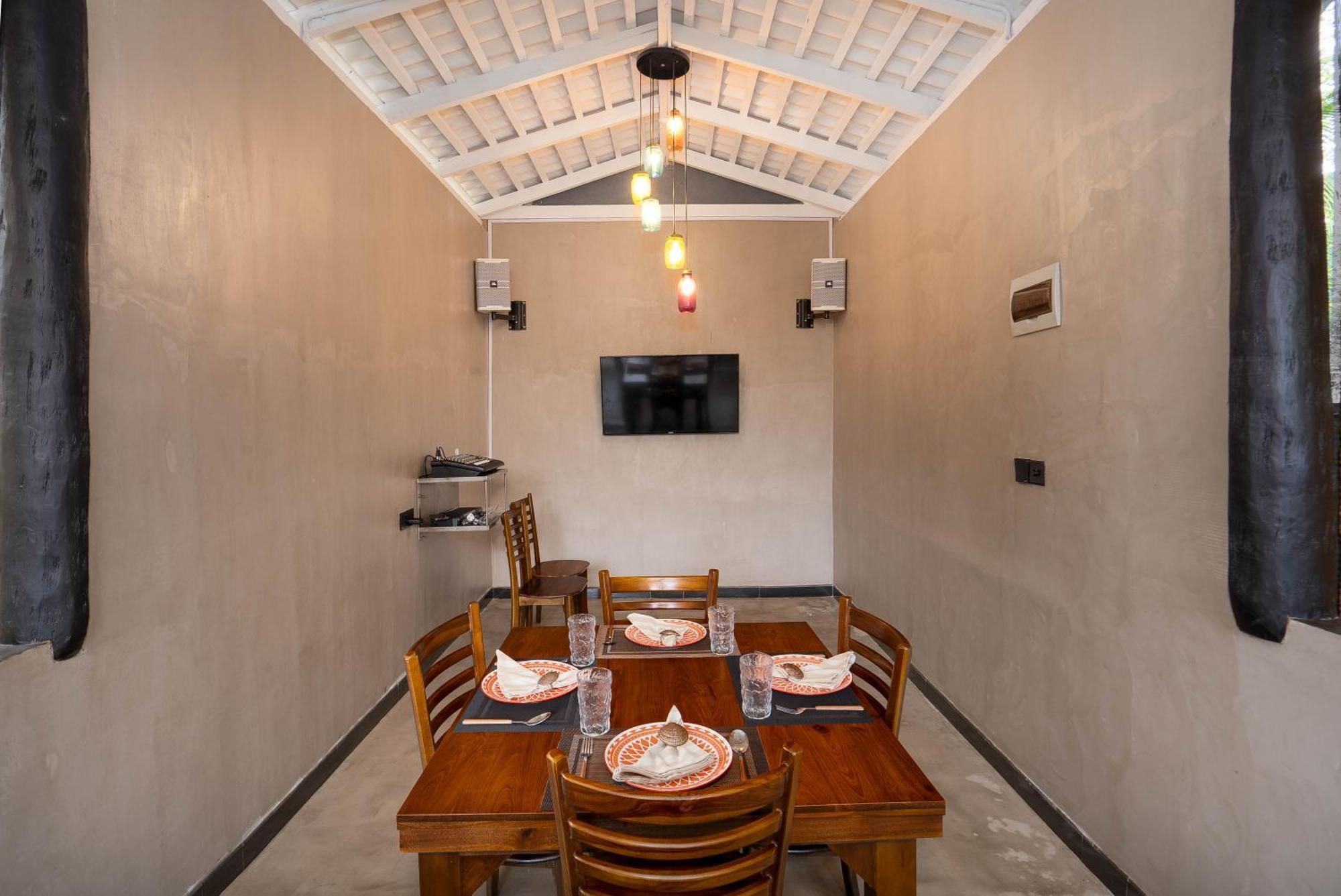 Hasthri Boutique Red Chalet In Ahangama With Pool Near Beach Exterior photo