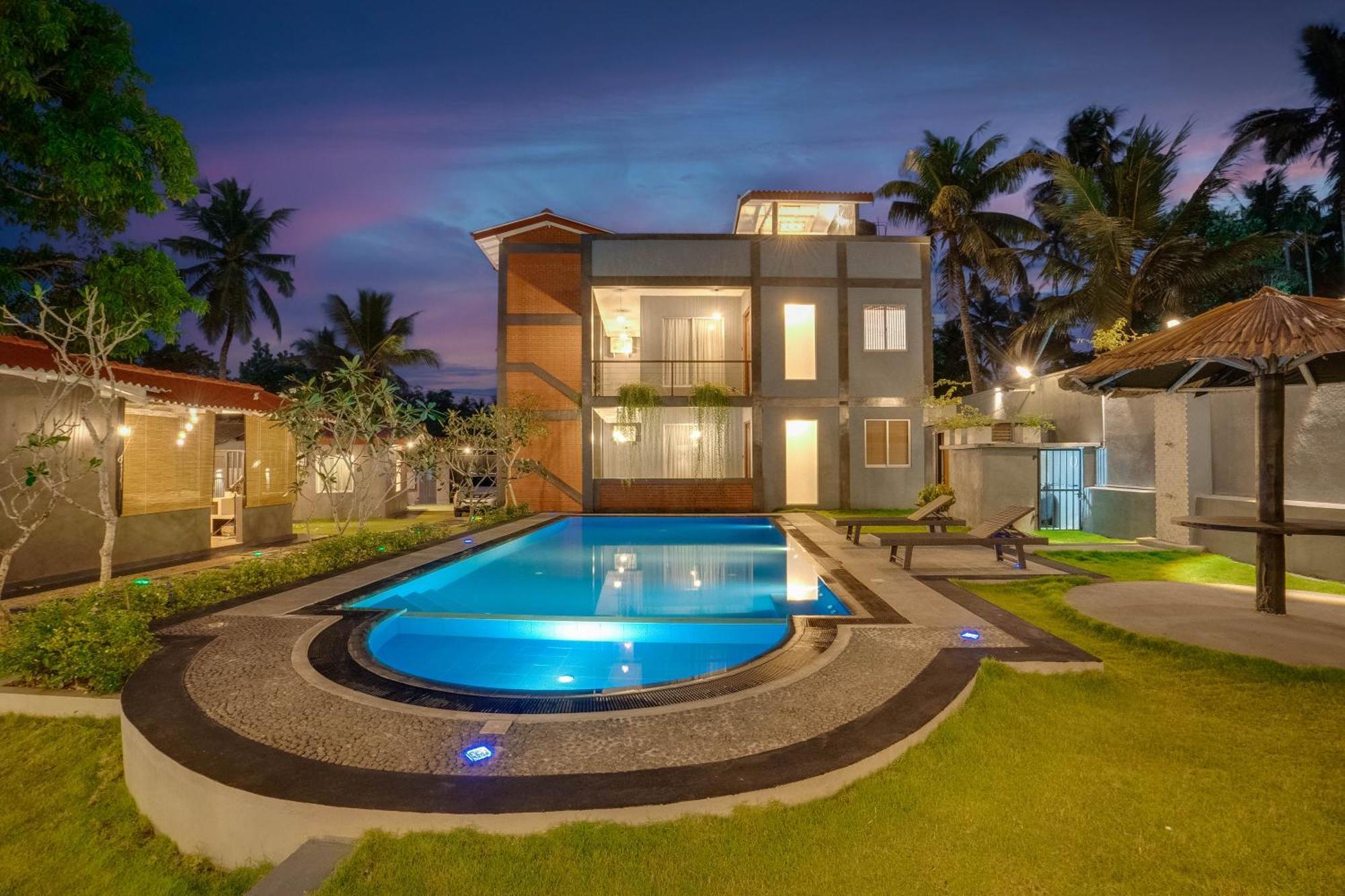 Hasthri Boutique Red Chalet In Ahangama With Pool Near Beach Exterior photo